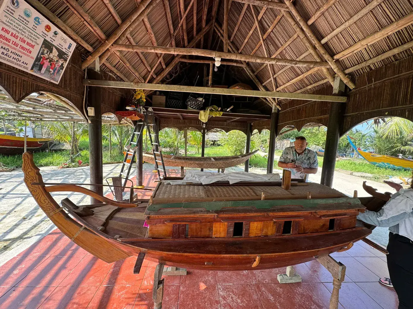 Kim Bong traditional boat building Hoi An island tour DDTravel