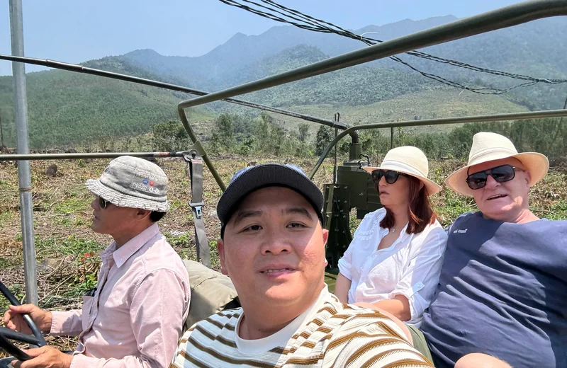 Private Jeep tour guide with guests in Hoi An countryside