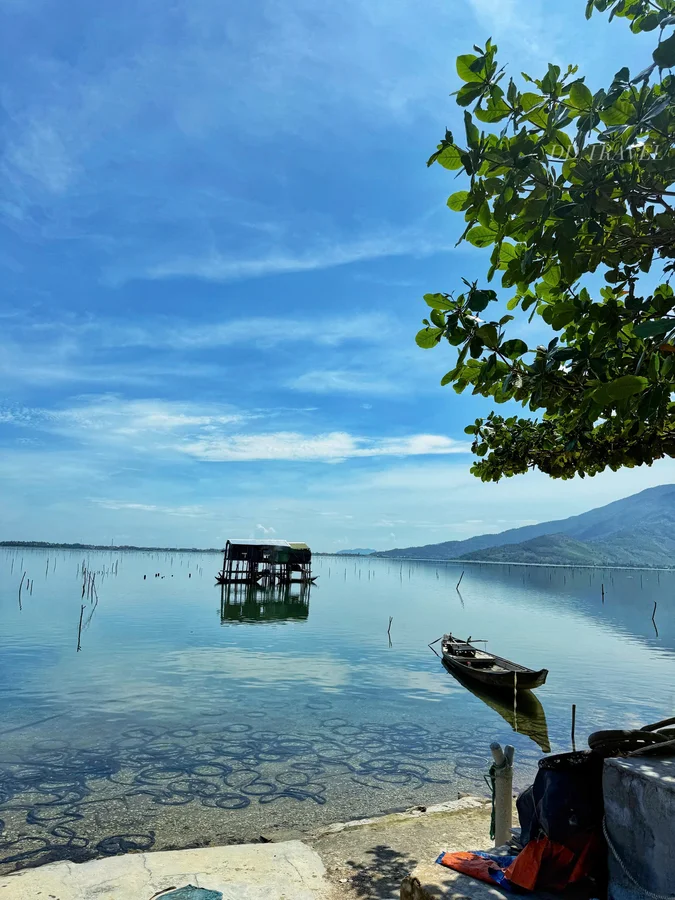 Lap An lagoon fishing hut Hoi An Hue Jeep tour