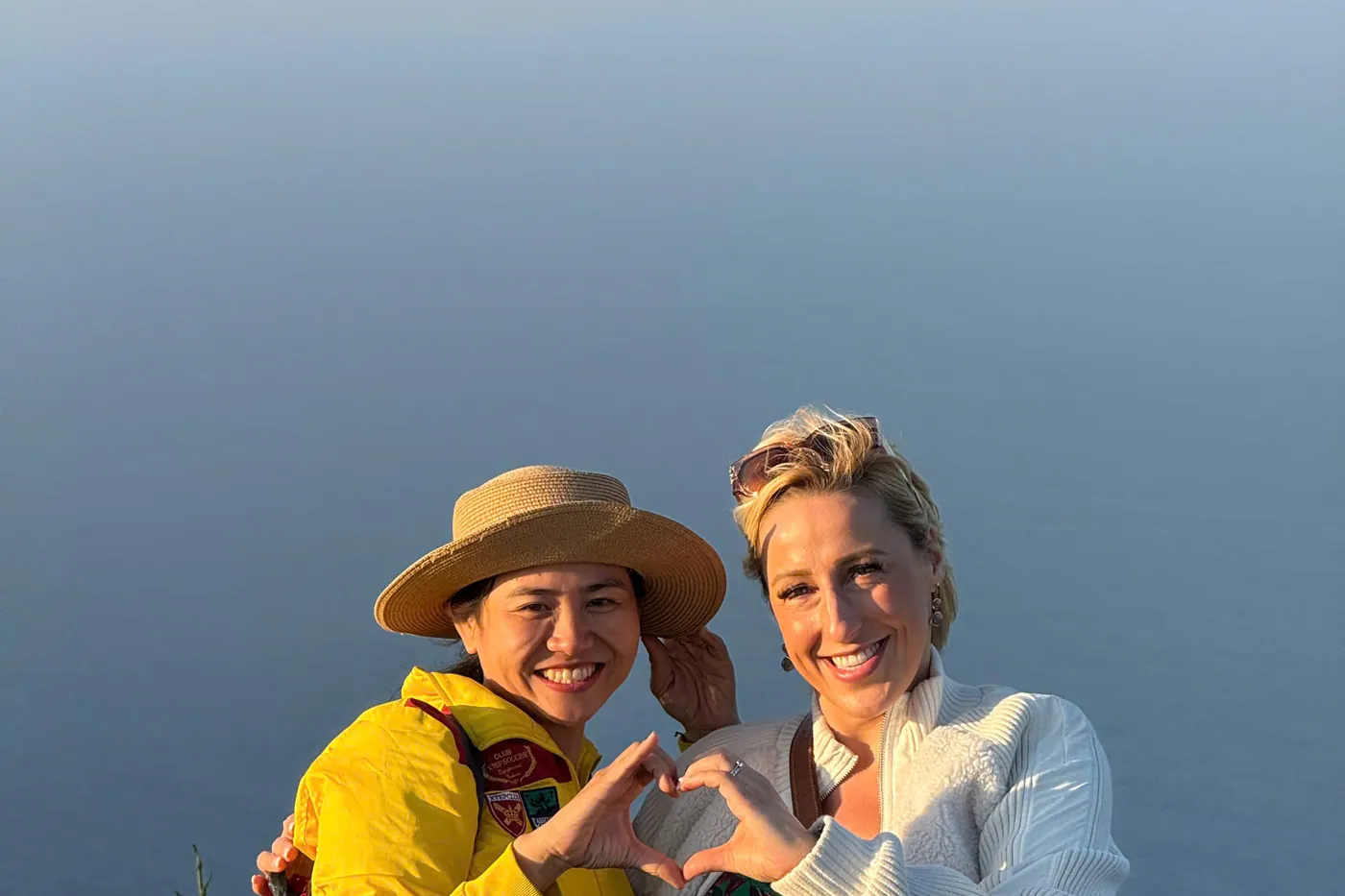 Guests golden hour ocean view Son Tra DDTravel Jeep tour