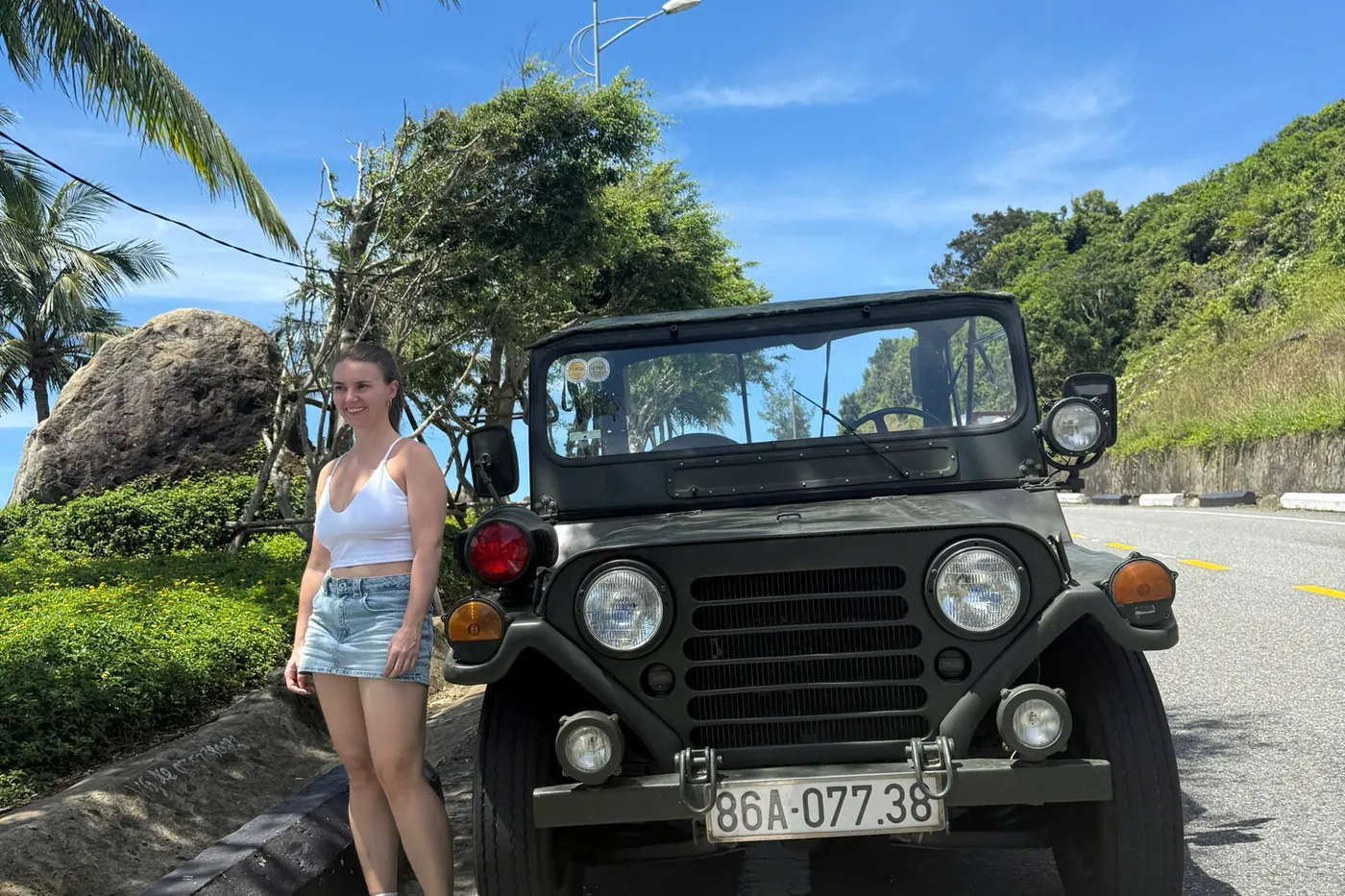 Guest with Jeep Son Tra coastal road DDTravel
