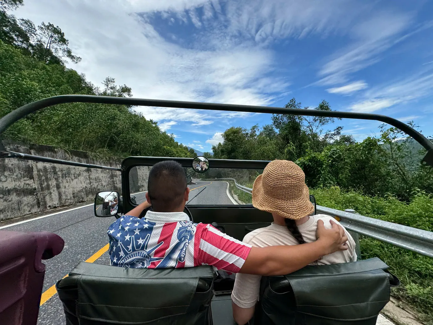 Sơn Trà Monkey Mountain Jeep tour sunset Da Nang DDTravel