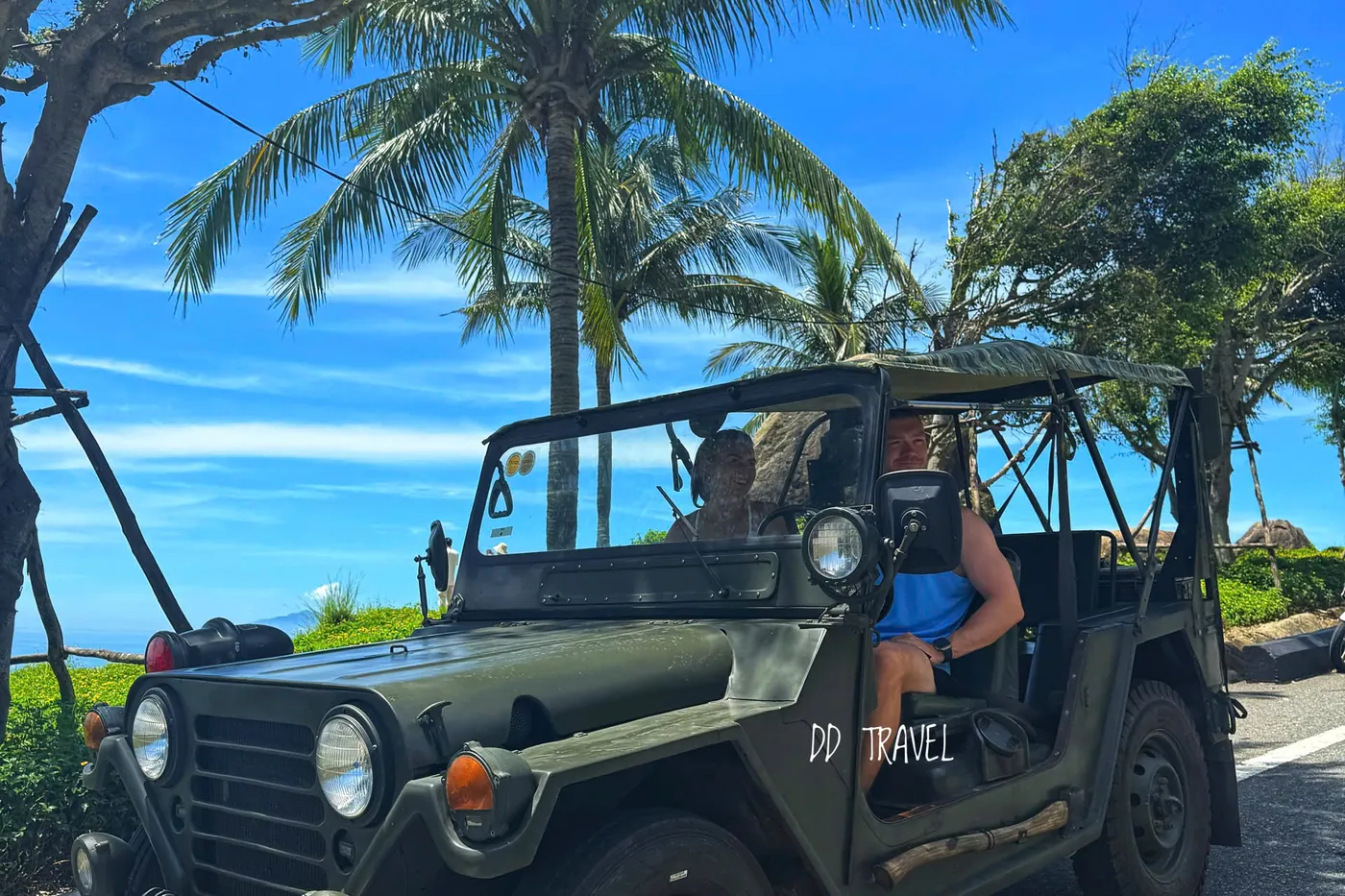 Jeep parked ocean view Son Tra DDTravel